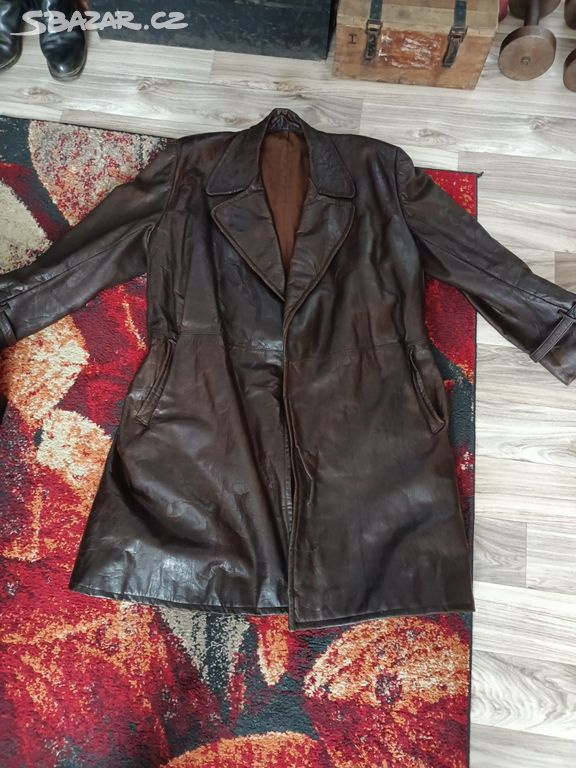 Hnědý, kožený kabát